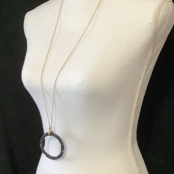 Druzy Circle Pendant Necklace - Picture 3 of 6